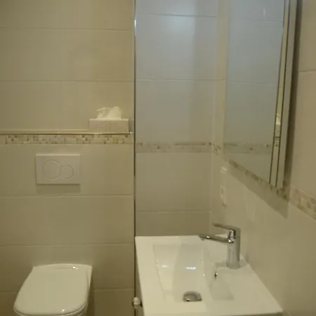 Bed & Breakfast Beyond 3*