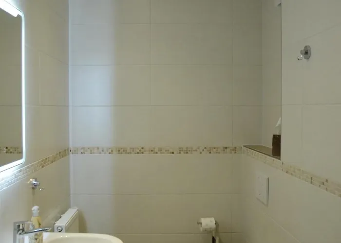 Alojamento de Acomodação e Pequeno-almoço Beyond Nittel